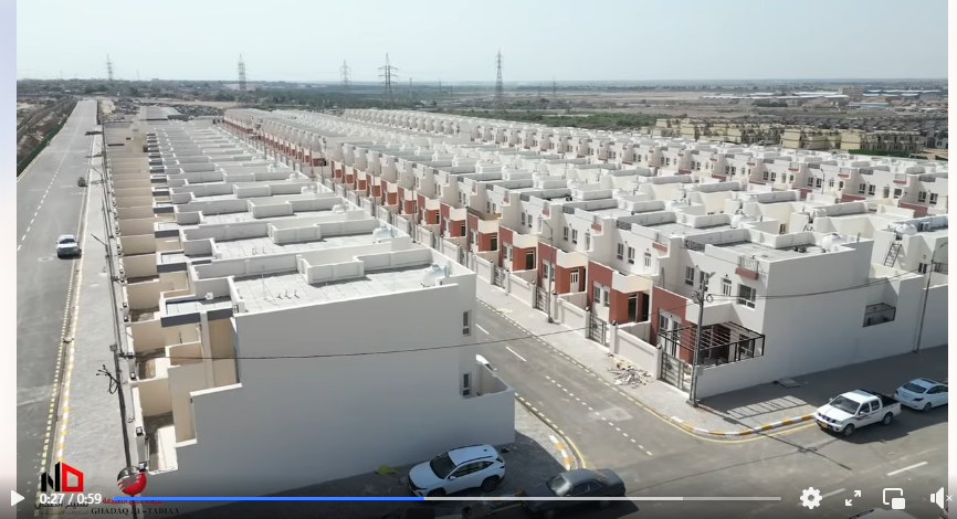 جانب من استلام باقي مستفدي المرحلة الأولى لوحداتهم السكنية في مجمع بوابة النجف السكني الإستثماري